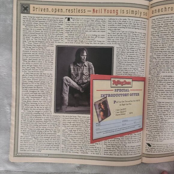 Neil Young Rolling Stone Magazine January 21 1993 - Picture 8 of 10